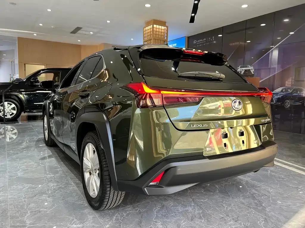 Lexus UX — фото 4