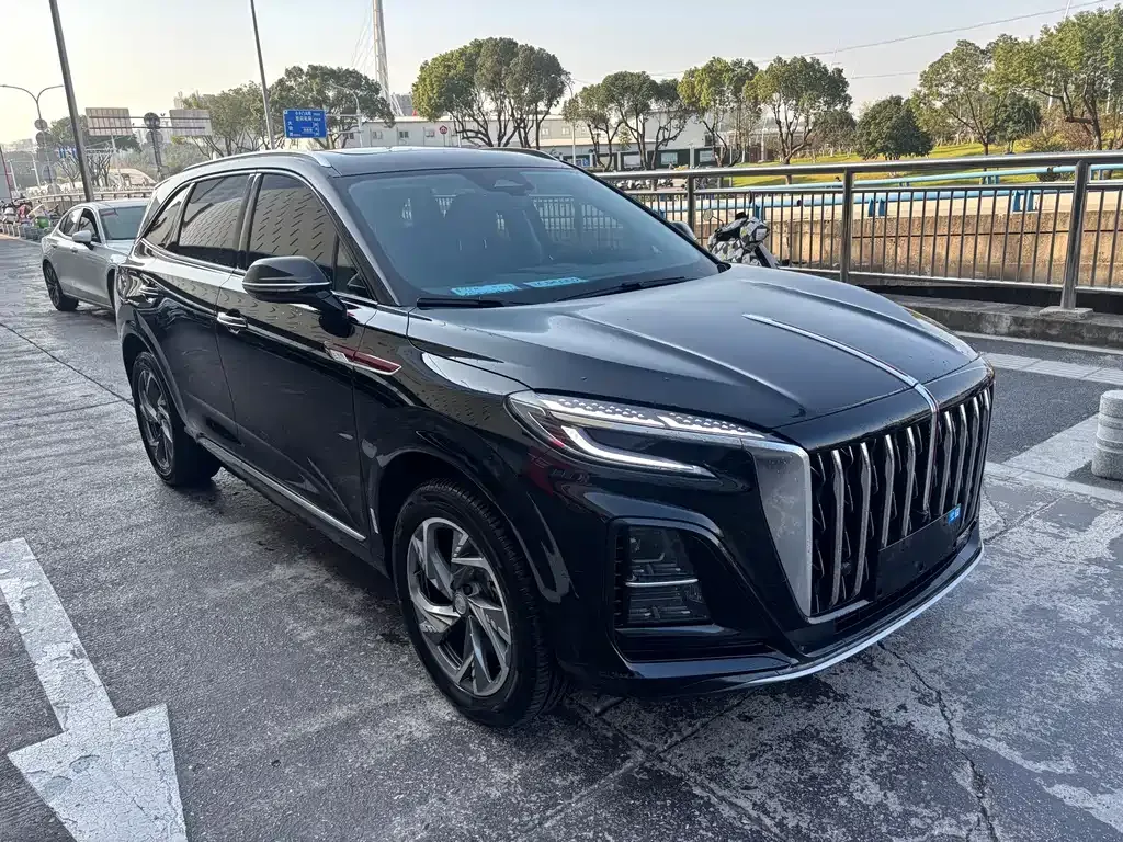 Hongqi HS3 PHEV — фото 3