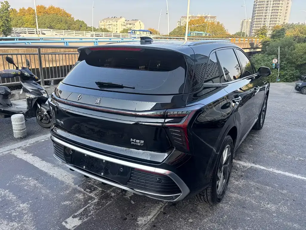 Hongqi HS3 PHEV — фото 6