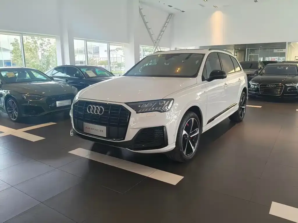 Audi Q7 2023 из CN, фото 2