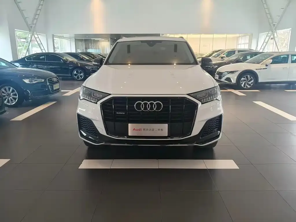 Audi Q7 2023 из CN, фото 3