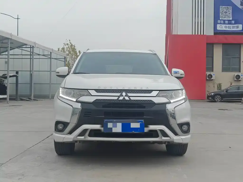 Mitsubishi Outlander — фото 2