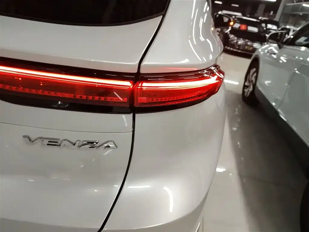 Toyota Venza — фото 8