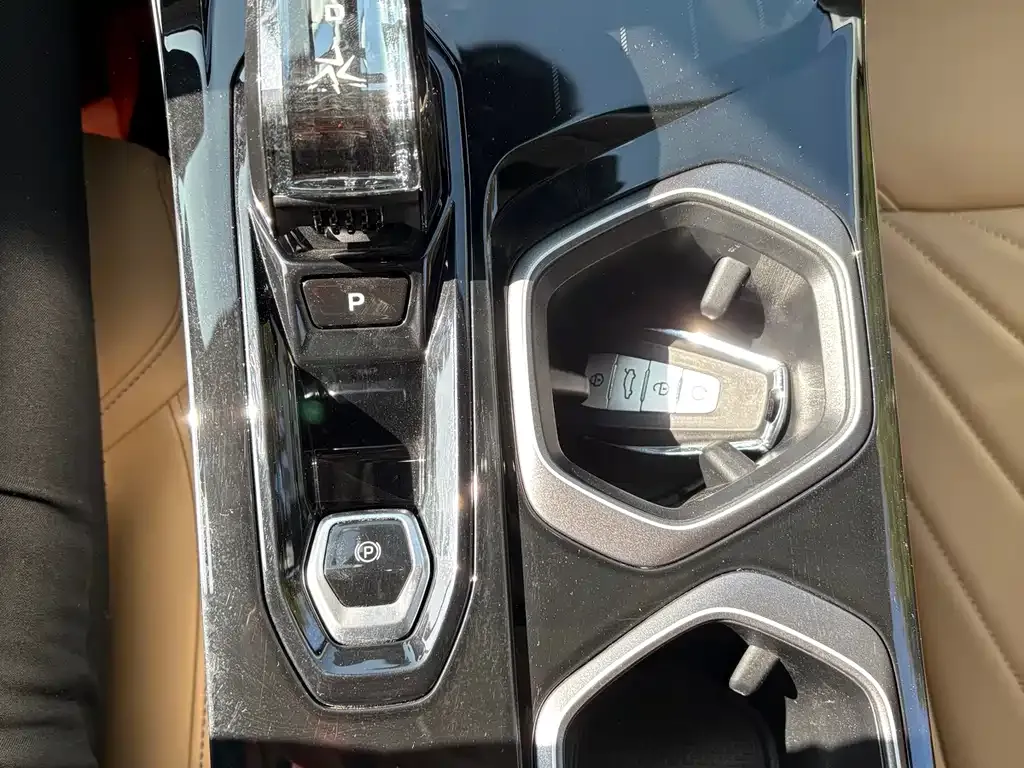 Geely Boyue L 2023 из CN, фото 7