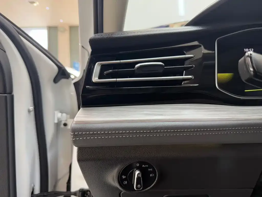 Volkswagen Sagitar 2023 из CN, фото 9
