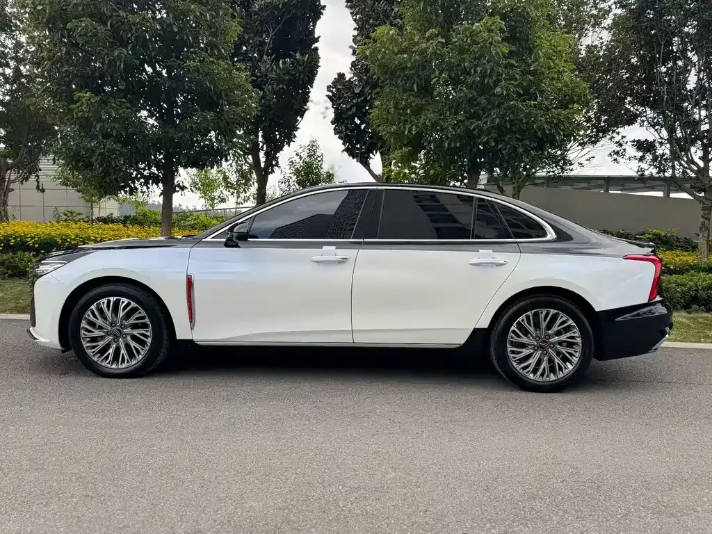 Hongqi H5 — фото 3