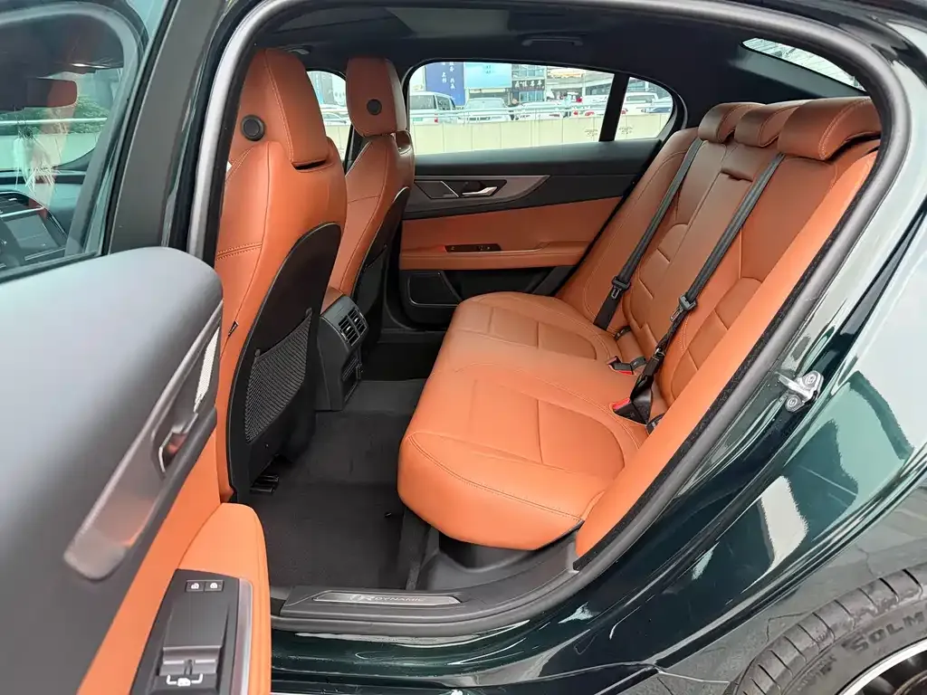 Jaguar XEL — фото 10