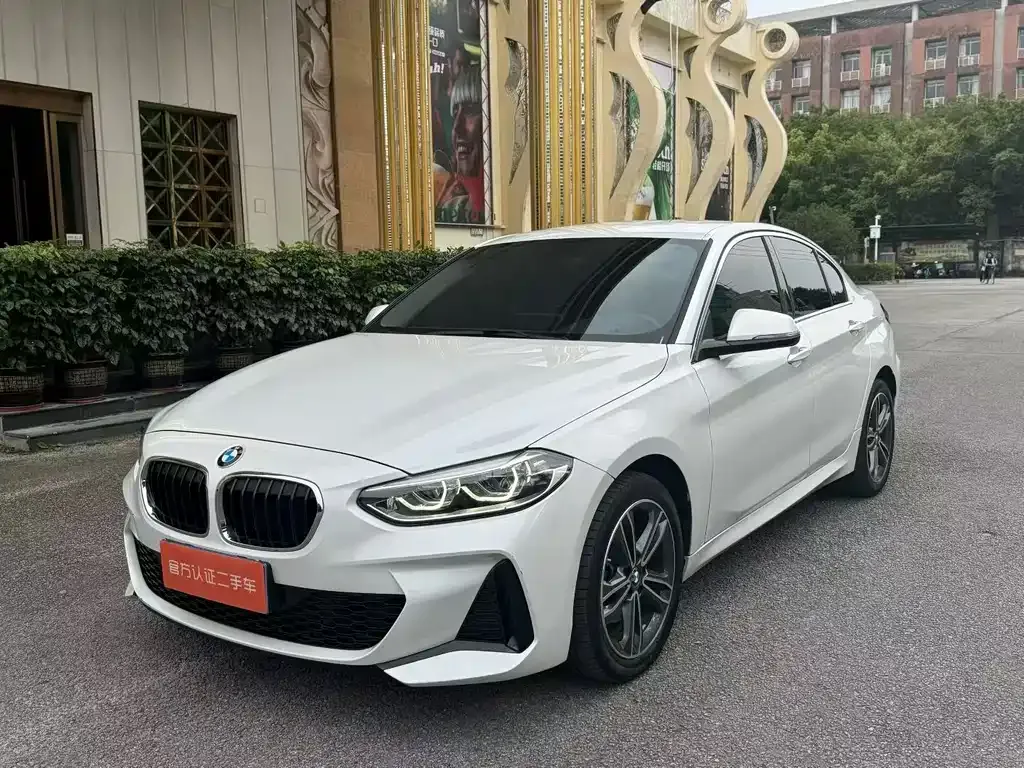 BMW 1 Series 2023 из CN, фото 2