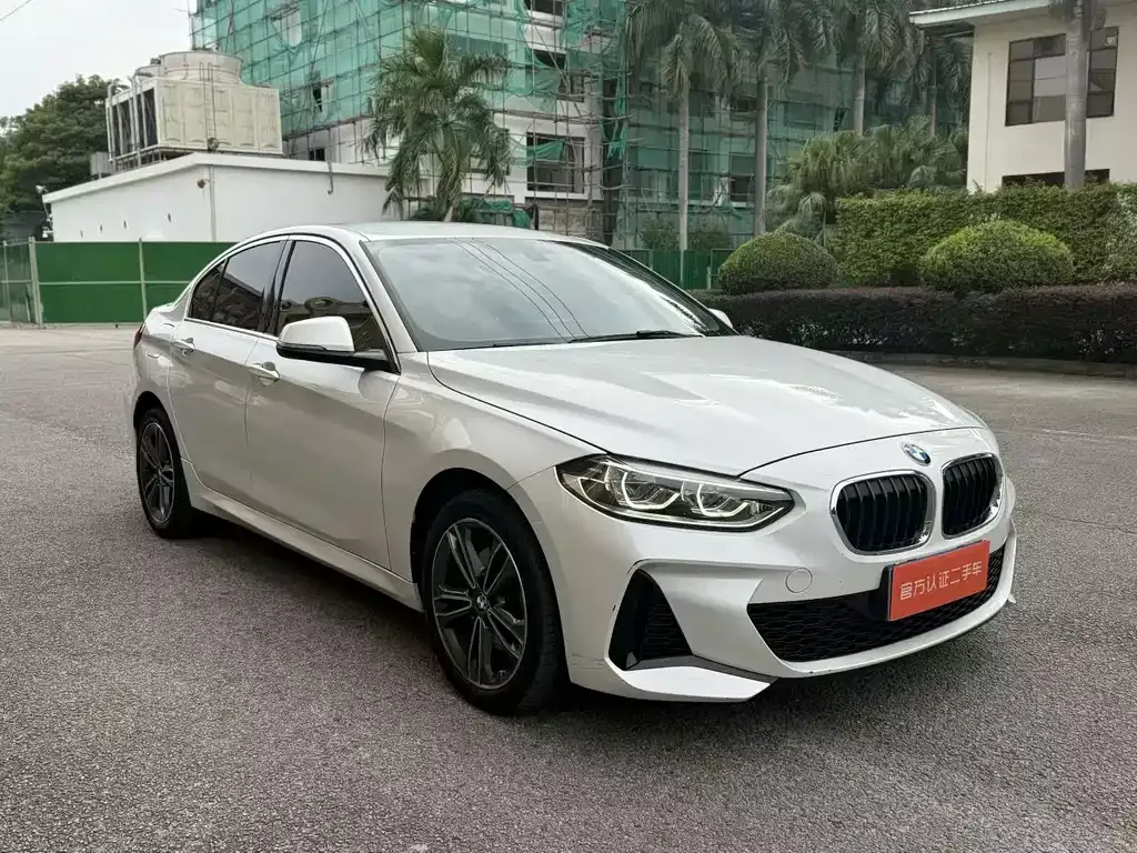 BMW 1 Series 2023 из CN, фото 3