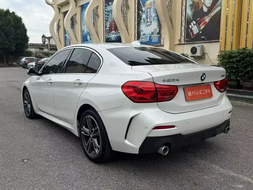 BMW 1 Series 2023 из CN, фото 6