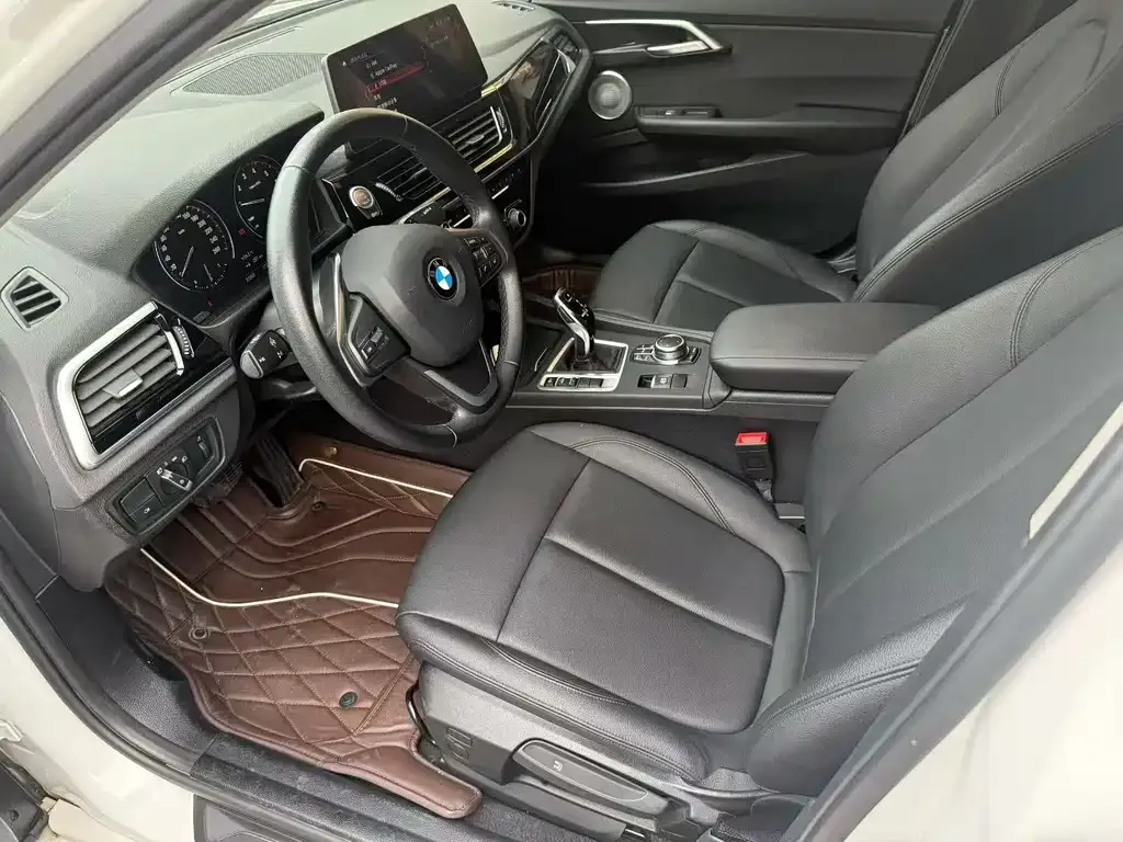 BMW 1 Series 2023 из CN, фото 8
