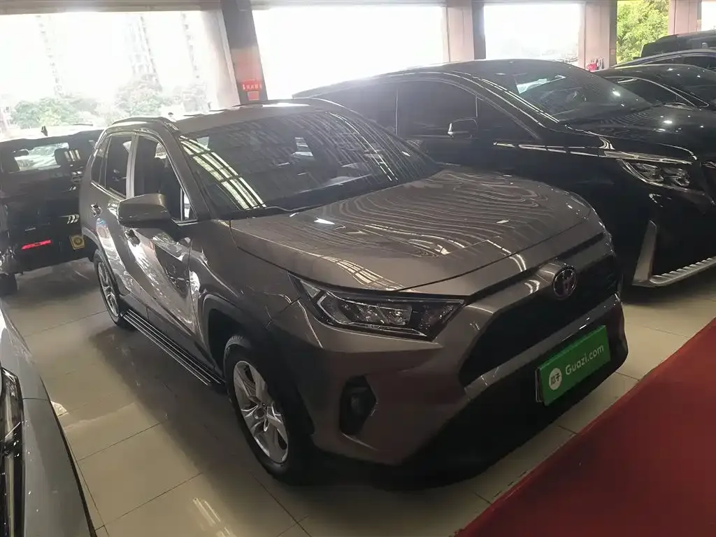 Toyota RAV4 2024 из CN, фото 4