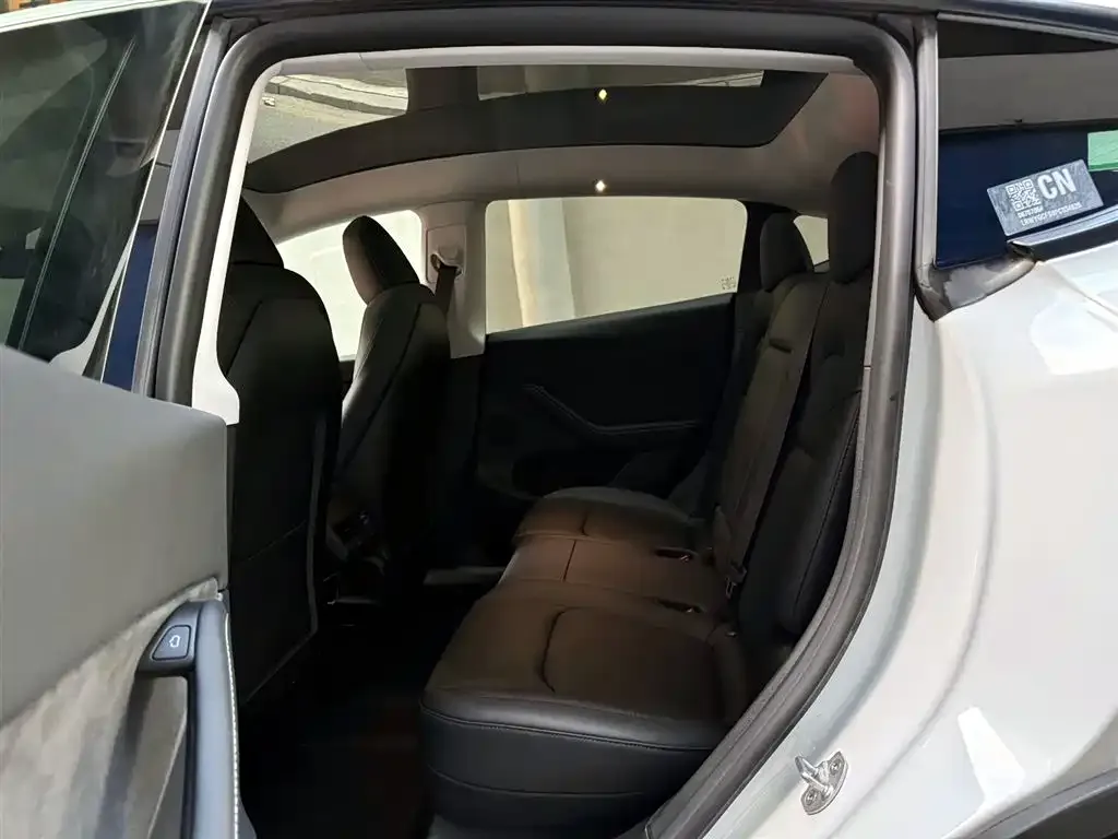 Tesla Model Y 2023 из CN, фото 10