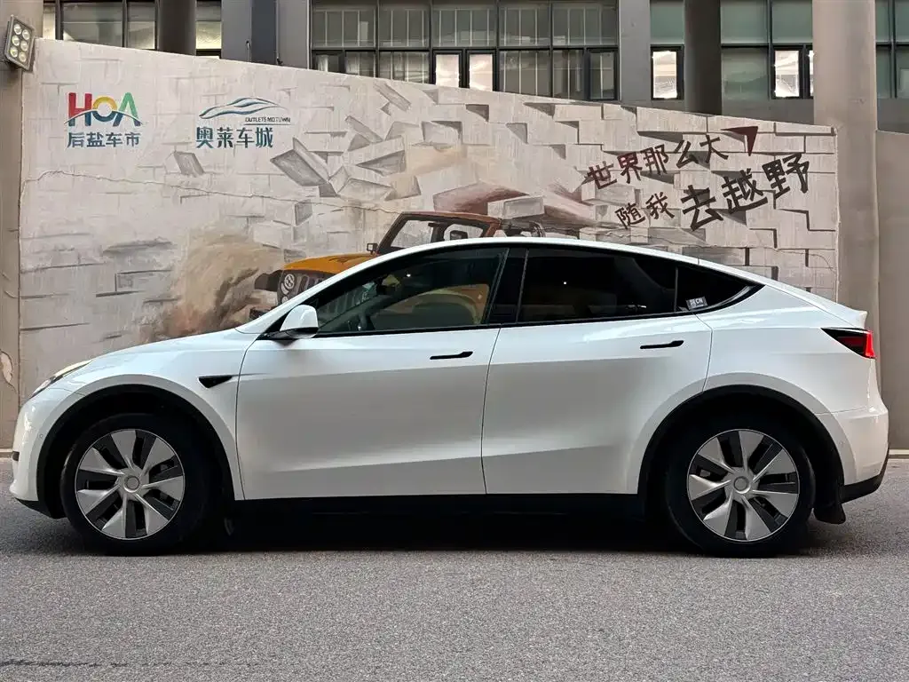 Tesla Model Y 2023 из CN, фото 3