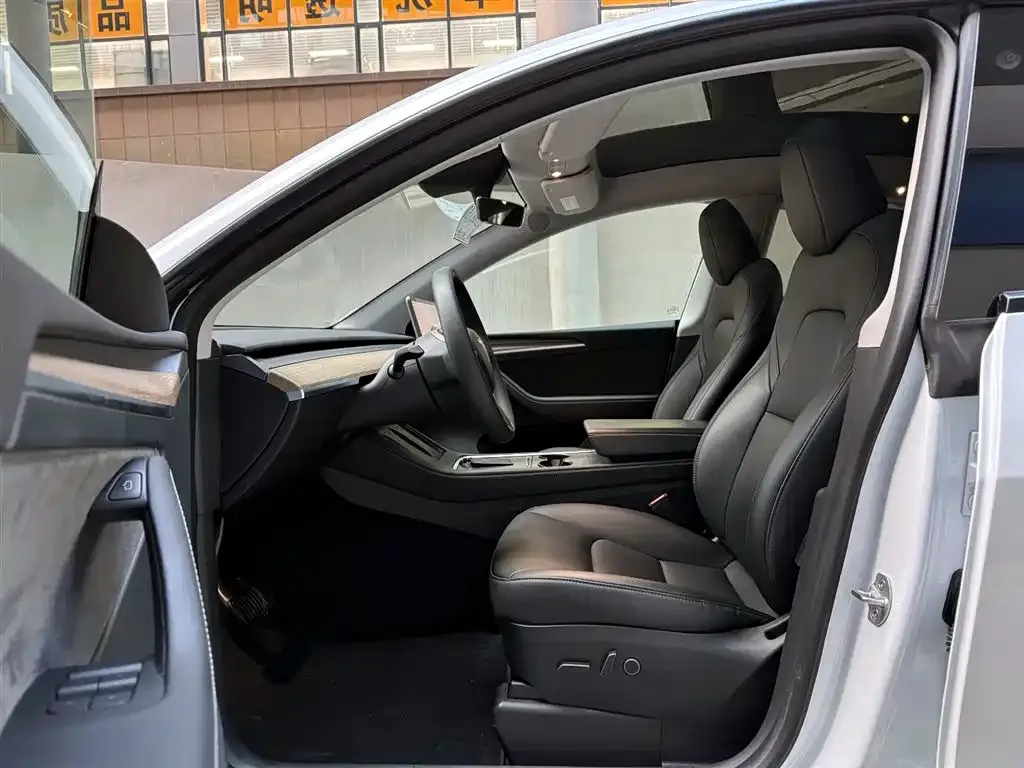 Tesla Model Y 2023 из CN, фото 9
