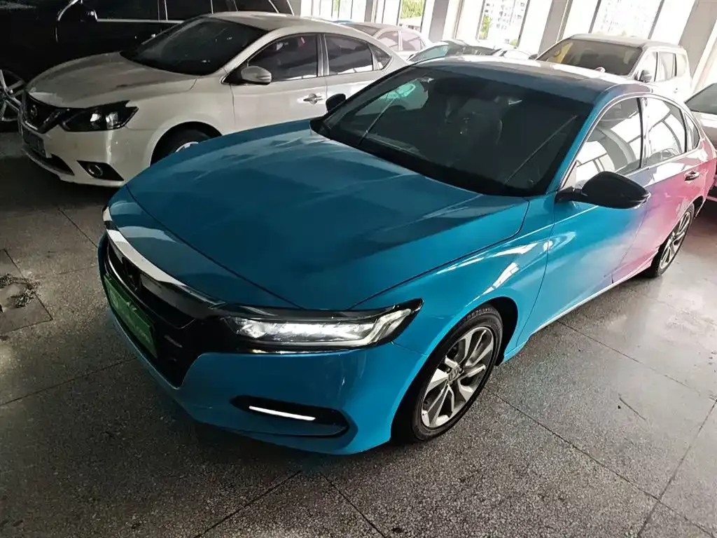 Honda Accord — фото 1