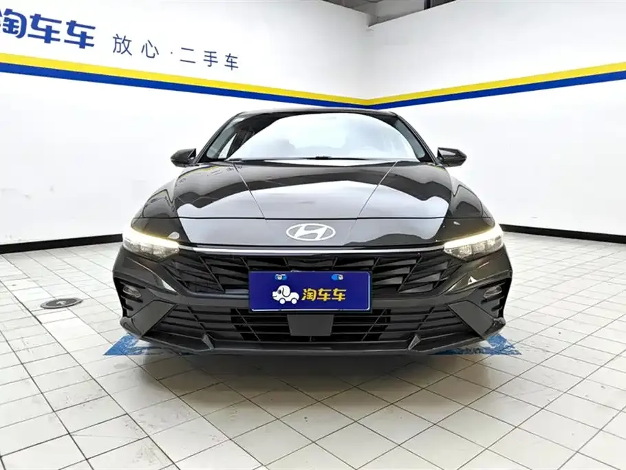 Hyundai Elantra — фото 2