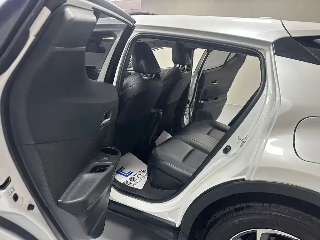 Toyota C-HR 2022 из CN, фото 9