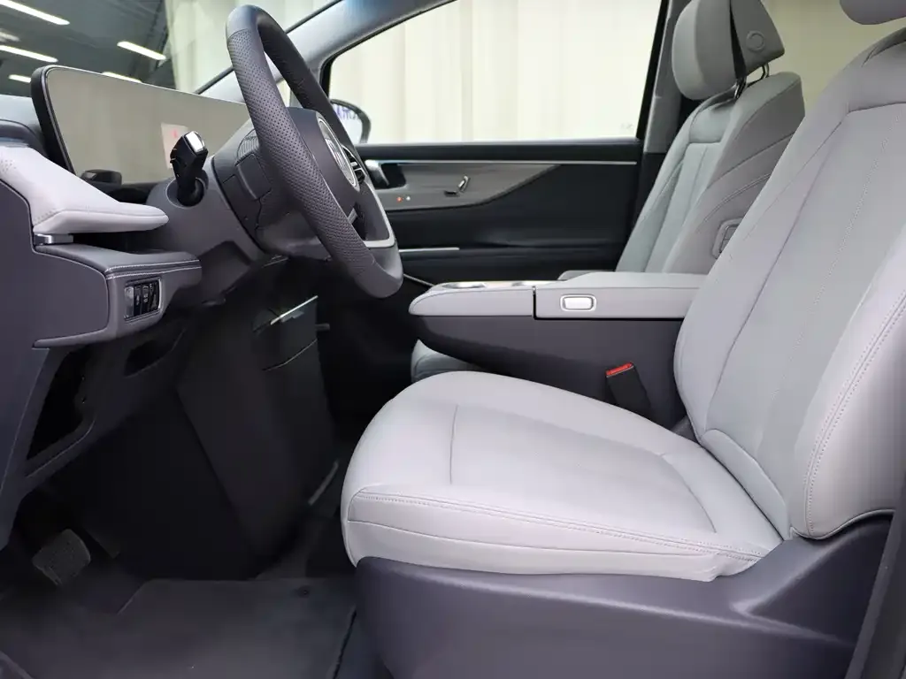Buick GL8 2025 из CN, фото 4