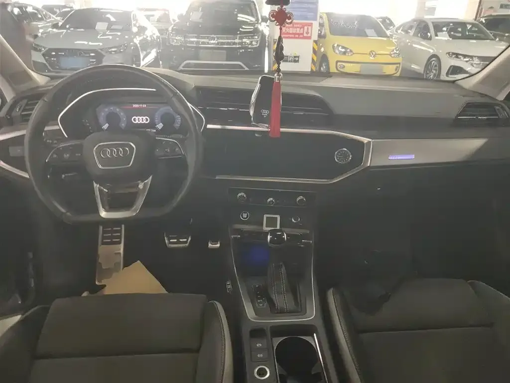 Audi Q3 2021 из CN, фото 10