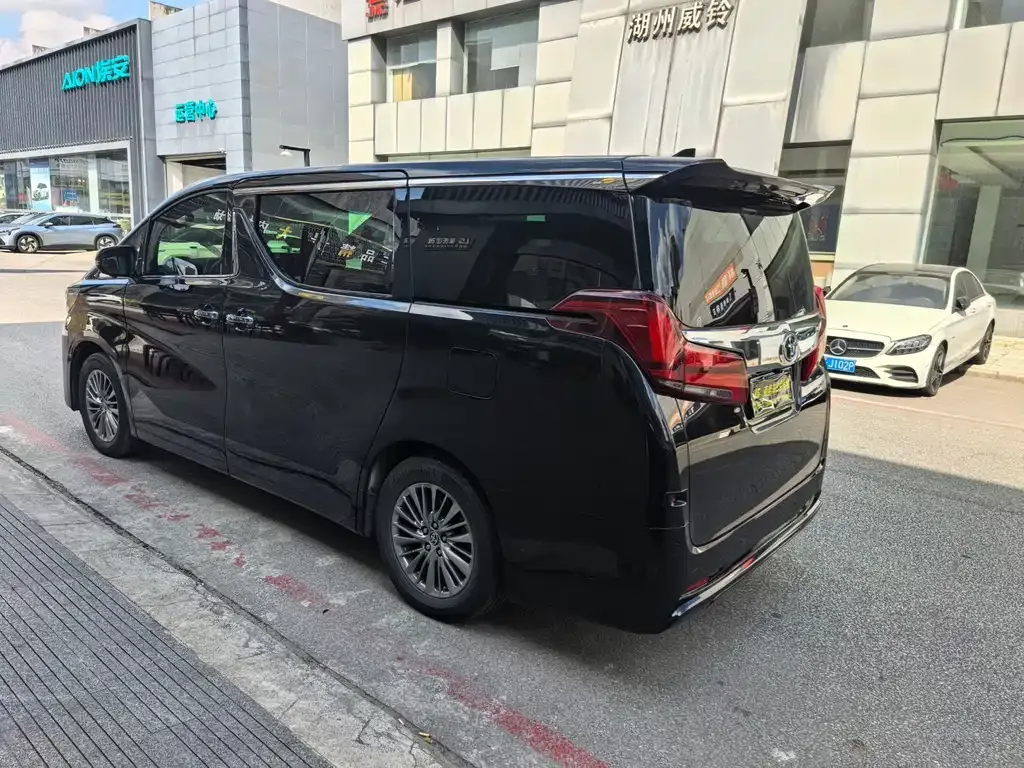 Toyota Alphard 2022 из CN, фото 10