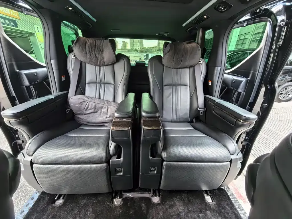Toyota Alphard 2022 из CN, фото 6