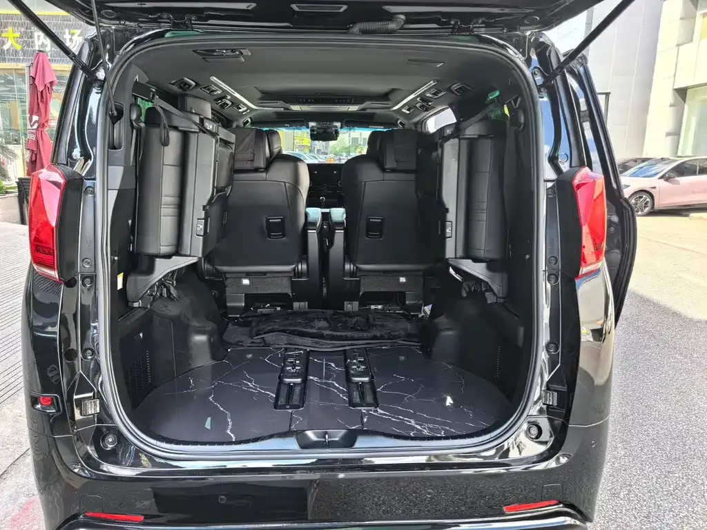 Toyota Alphard 2022 из CN, фото 7