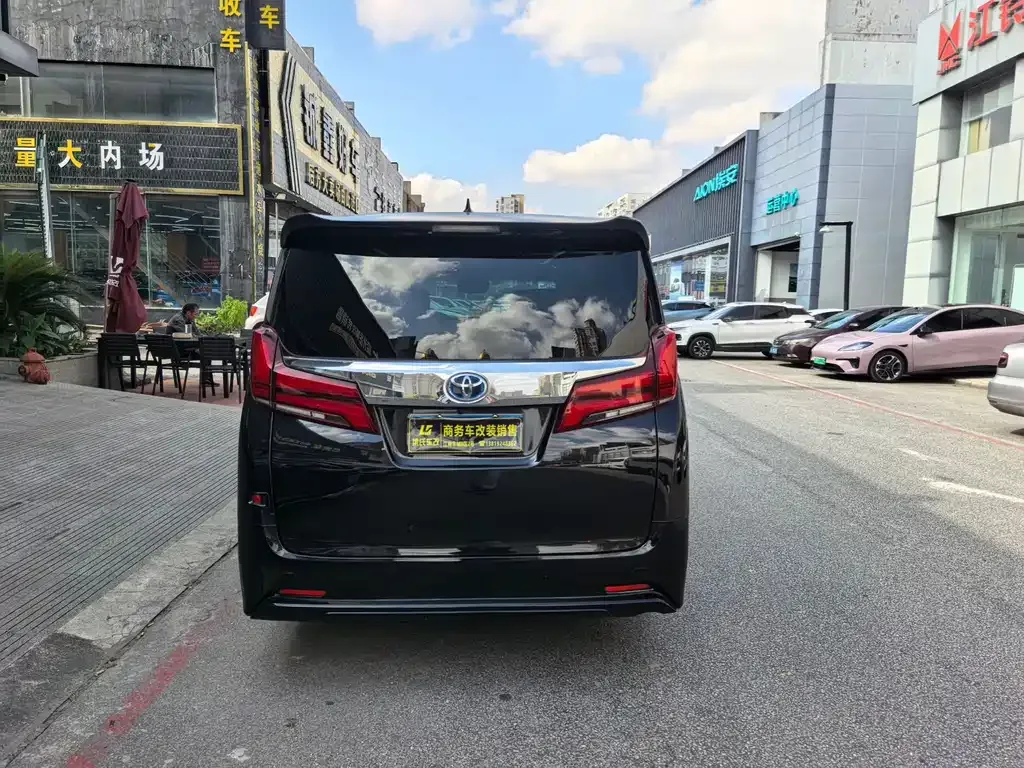 Toyota Alphard 2022 из CN, фото 8