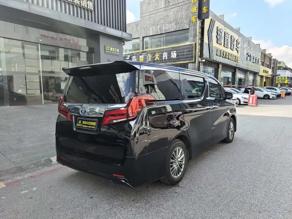 Toyota Alphard 2022 из CN, фото 9
