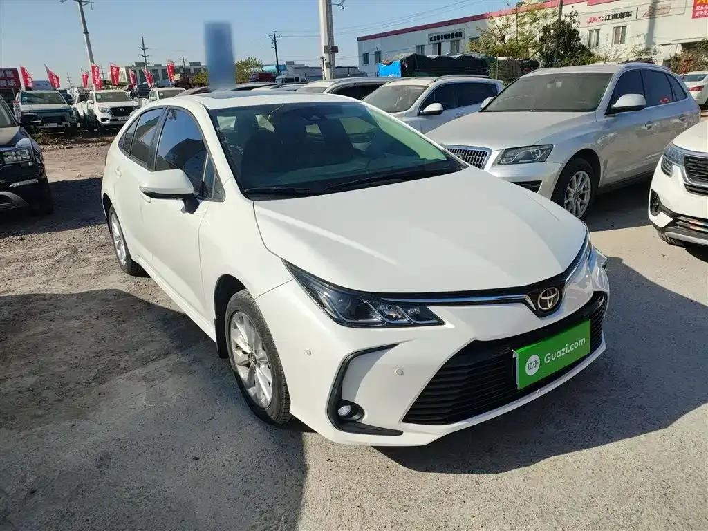 Toyota Corolla — фото 4