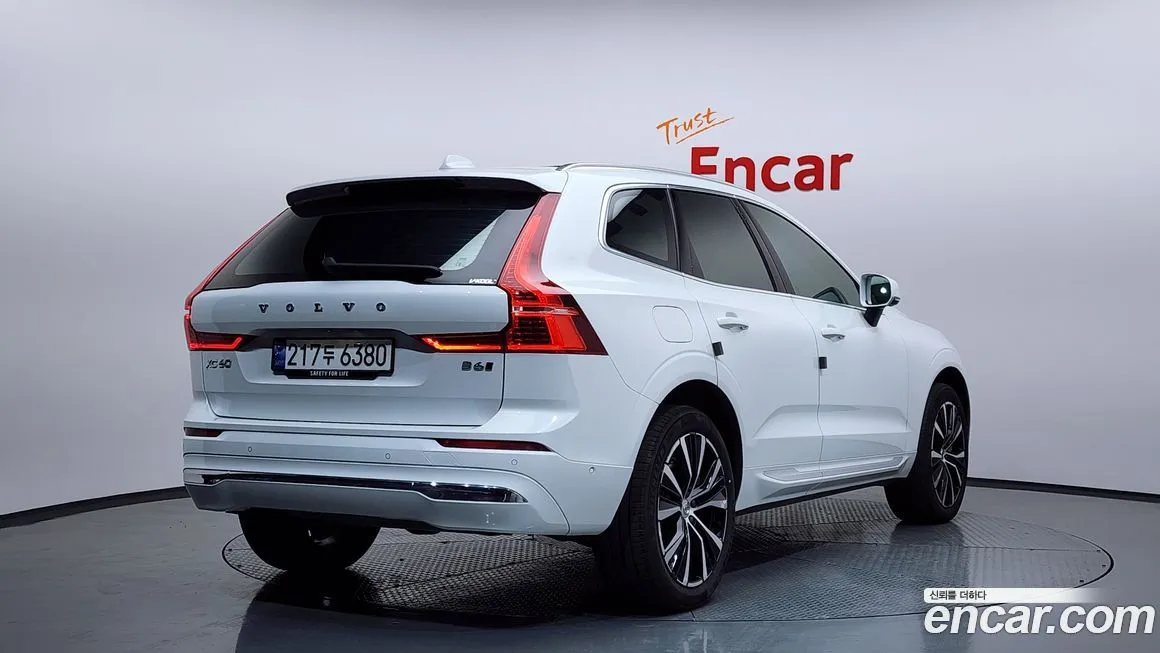 Volvo XC60 — фото 2
