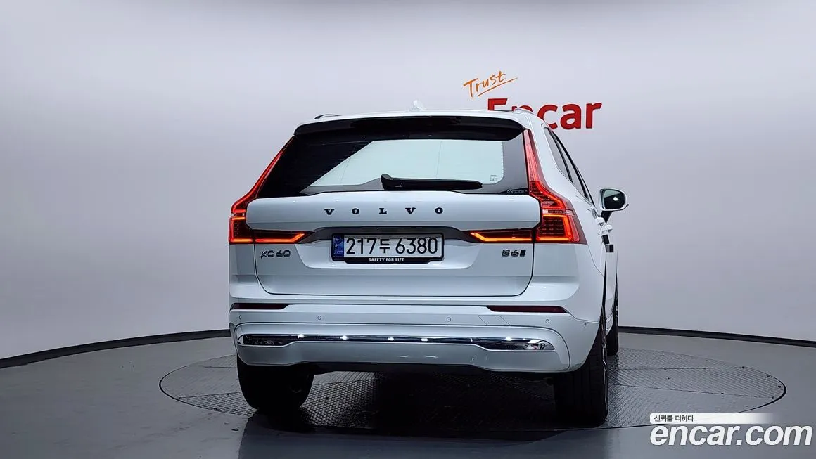 Volvo XC60 — фото 4