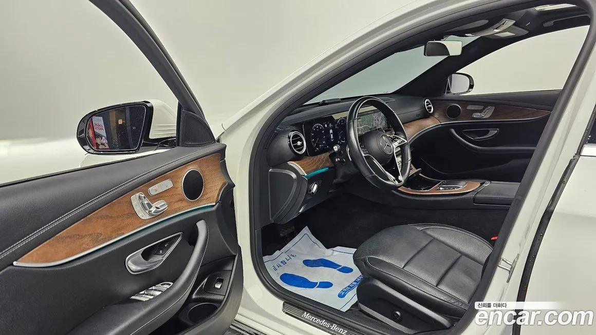 Mercedes-Benz E-Class — фото 10