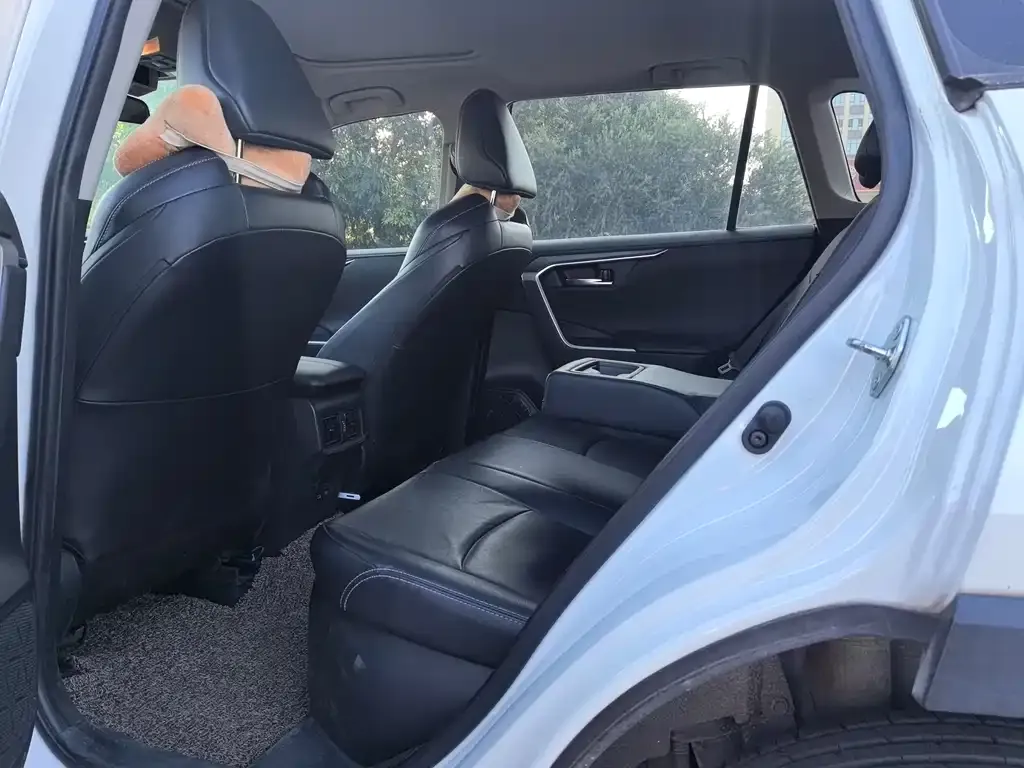 Toyota Wildlander 2022 из CN, фото 4