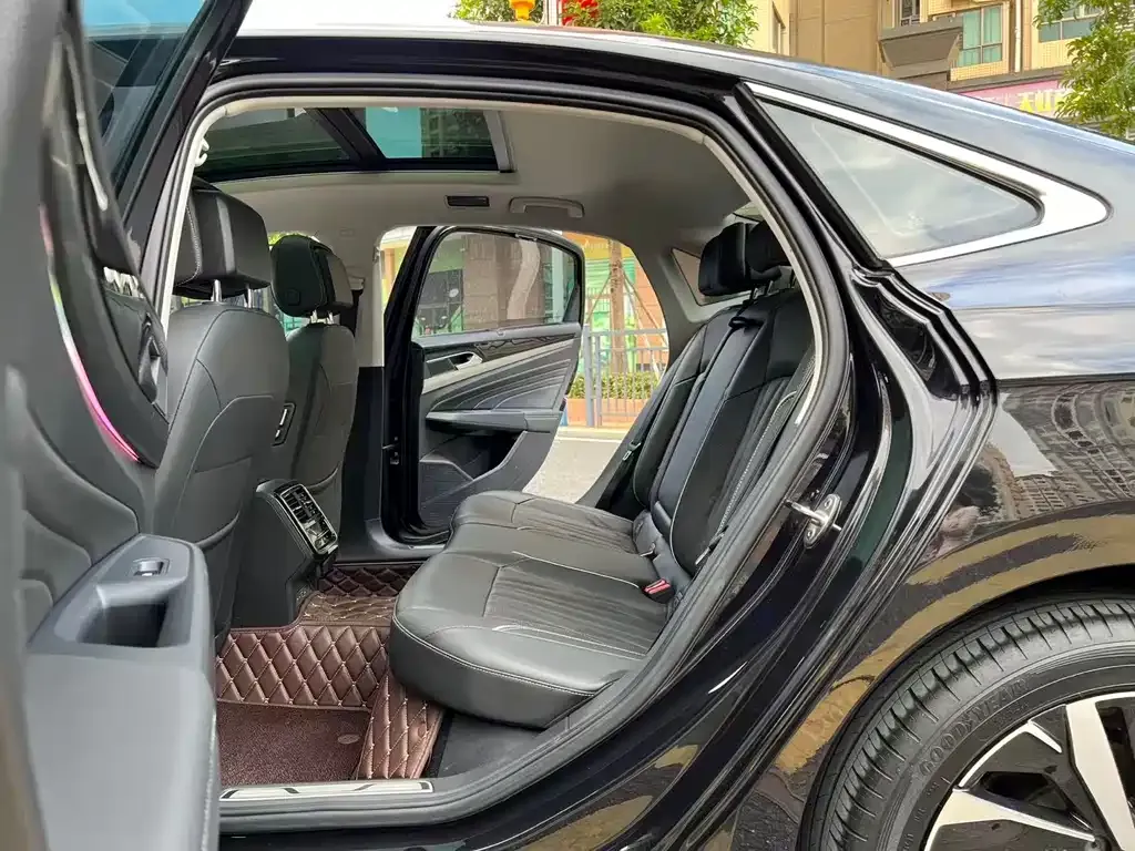 Volkswagen Passat 2021 из CN, фото 6