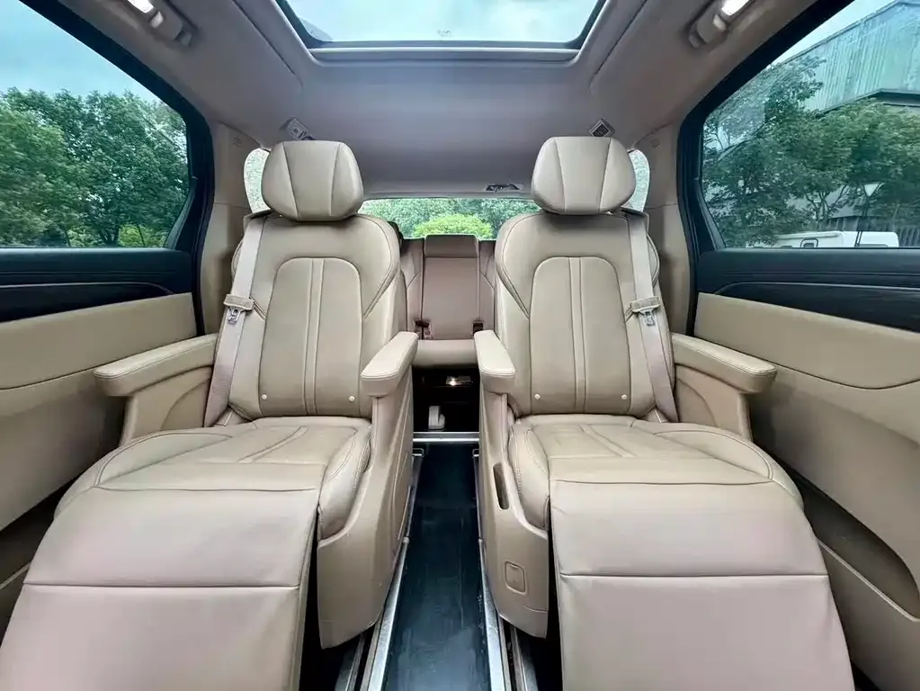 Buick GL8 2021 из CN, фото 10