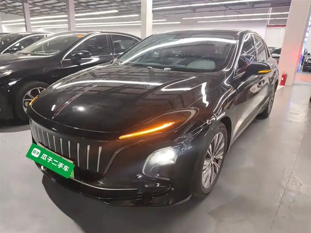 Hongqi E-QM5 — фото 2