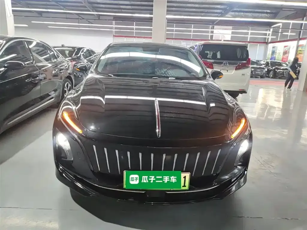 Hongqi E-QM5 — фото 3