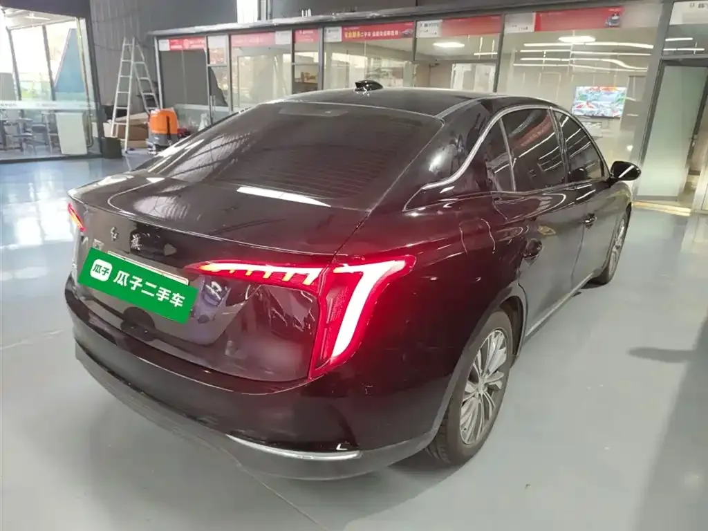 Hongqi E-QM5 — фото 7