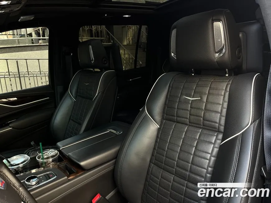 Cadillac Escalade 2022 из KR, фото 9