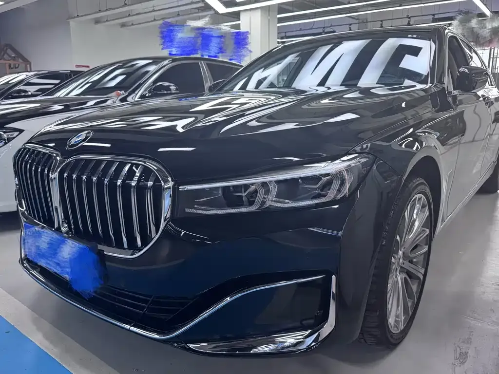 BMW 7 Series — фото 1