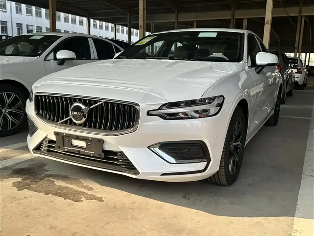 Volvo S60 2025 из CN, фото 1