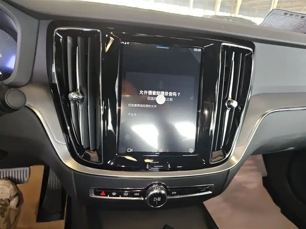 Volvo S60 2025 из CN, фото 4
