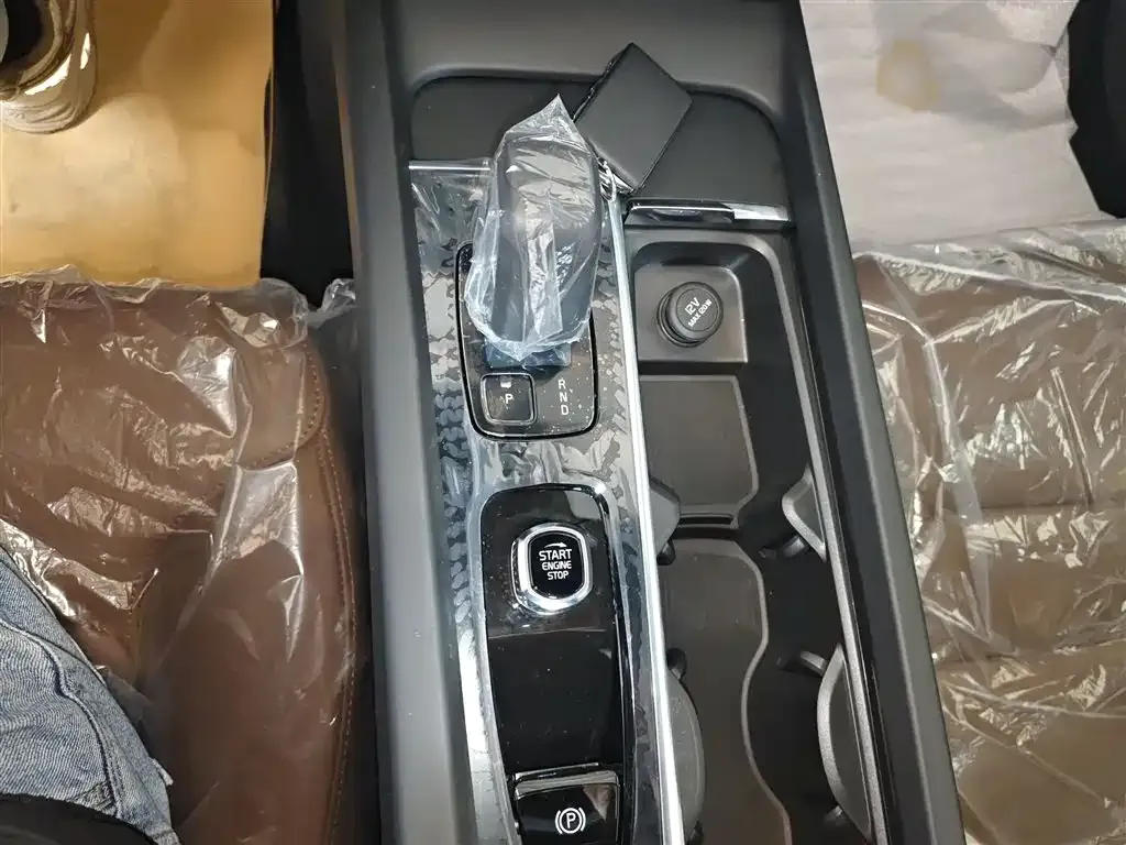 Volvo S60 2025 из CN, фото 5