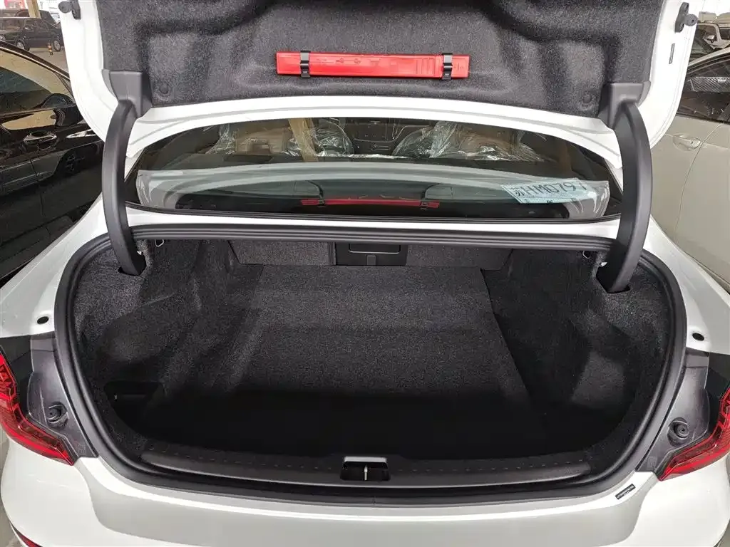 Volvo S60 2025 из CN, фото 8