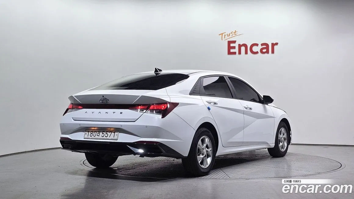 Hyundai AVANTE — фото 2