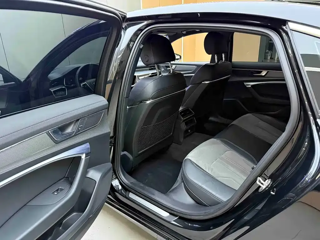 Audi A6L 2021 из CN, фото 7