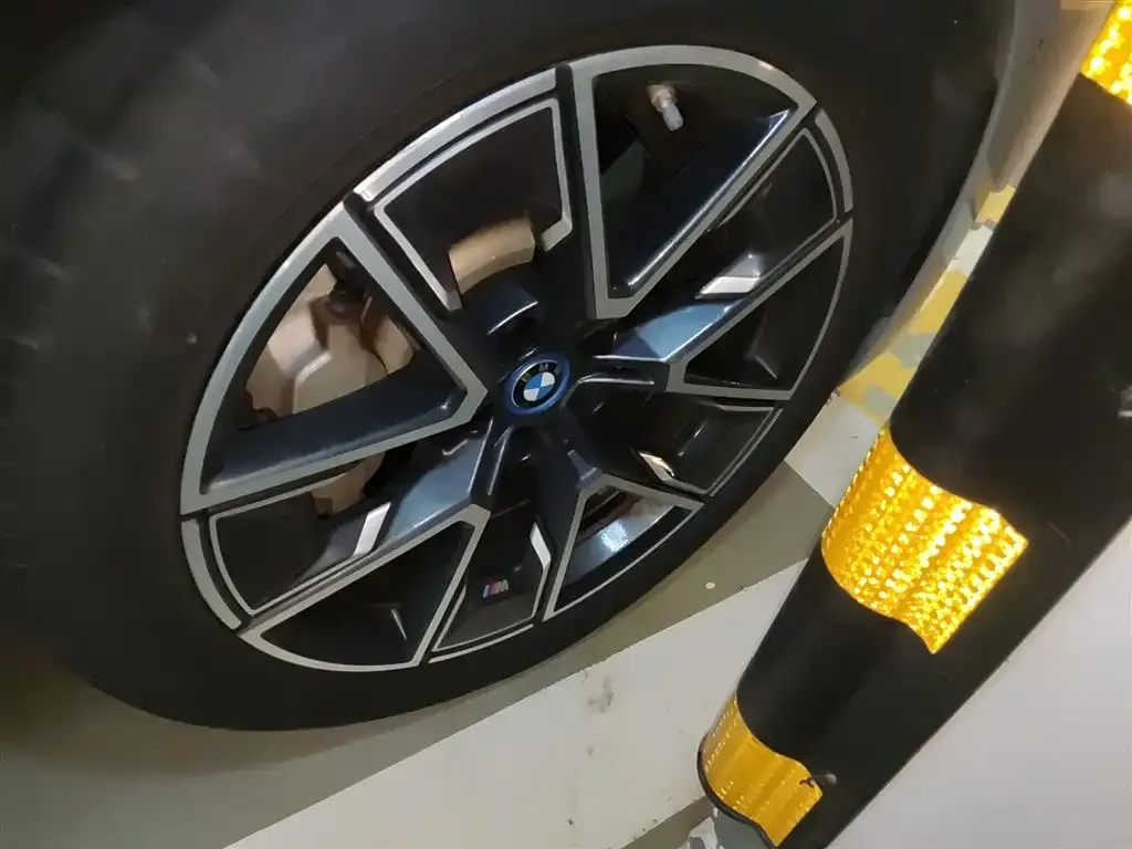 BMW i4 2023 из CN, фото 9