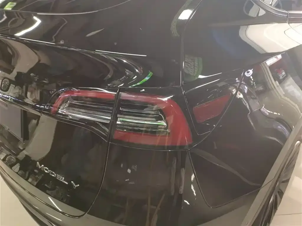 Tesla Model Y 2023 из CN, фото 8