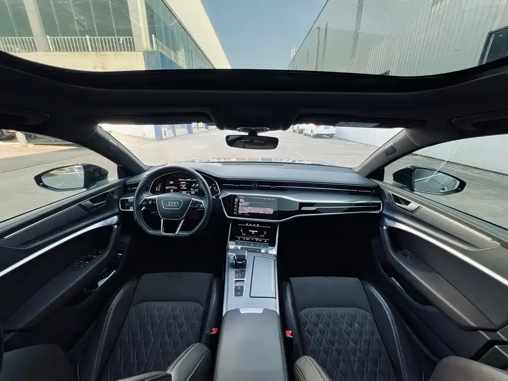 Audi A7L — фото 10